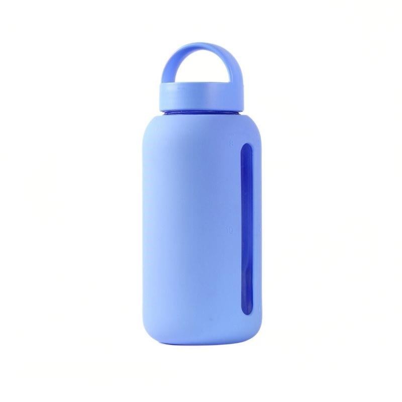 Bink - Szklana butelka do monitorowania dziennego nawodnienia Day Bottle 800ml - cornflower