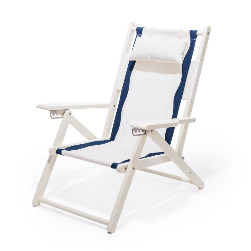 Business & Pleasure Co. - Leżak składany z poduszką i kieszenią The Tommy Chair, white/rivie white